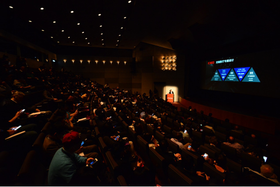 《西游记女儿国》携手中国巨幕创亚洲第一首映 国王唐僧泛舟情海“曾经拥有，便是永恒”