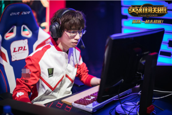LPL春季赛：WE对决EDG世纪大战即将打响