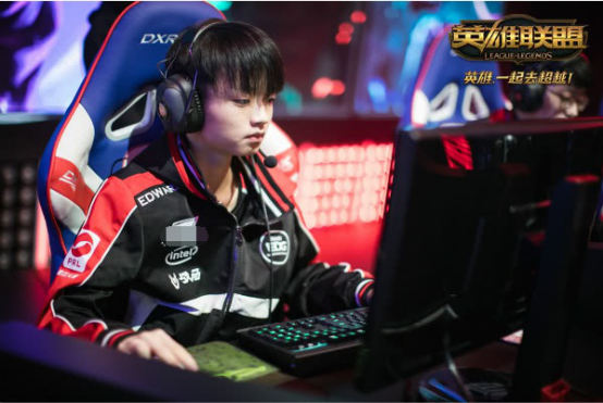 LPL春季赛：WE对决EDG世纪大战即将打响